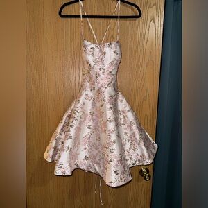 Women’s formal dress corset tie back, w/pockets size 5/6